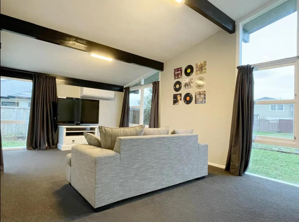 3 Bedroom Family House In Excellent Location Hamilton Esterno foto